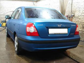 2004 Hyundai Elantra Images