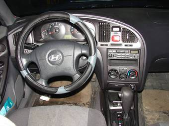 2004 Hyundai Elantra Pics
