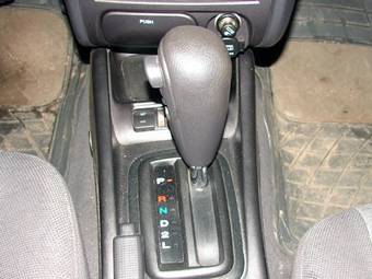 2004 Hyundai Elantra Pictures