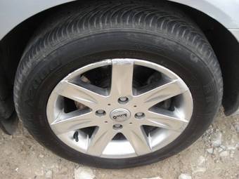 2004 Hyundai Elantra Photos