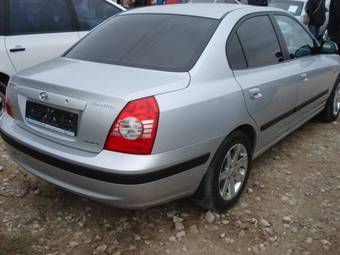 2004 Hyundai Elantra Photos