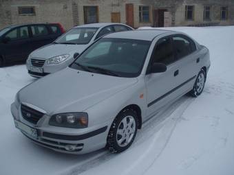 2004 Hyundai Elantra Pictures