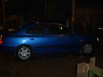 2004 Hyundai Elantra Pictures