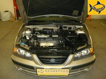 2004 Hyundai Elantra Images
