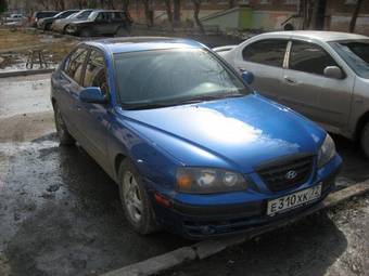 2004 Hyundai Elantra Pictures