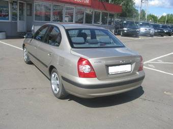 2004 Hyundai Elantra Pictures