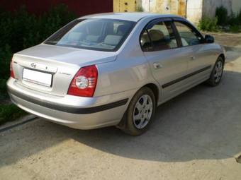 2004 Hyundai Elantra Pictures