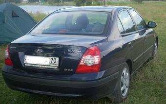 2004 Hyundai Elantra Photos