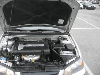 2004 Hyundai Elantra Photos