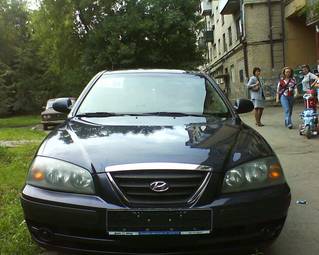 2004 Hyundai Elantra Photos