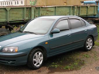 2004 Hyundai Elantra Pictures