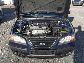 2004 Hyundai Elantra Pictures