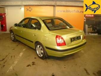 2005 Hyundai Elantra Photos