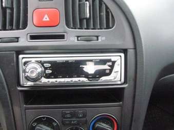 2005 Hyundai Elantra Pictures