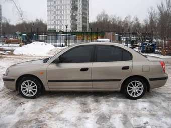 2005 Hyundai Elantra Images