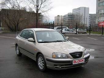 2005 Hyundai Elantra Photos