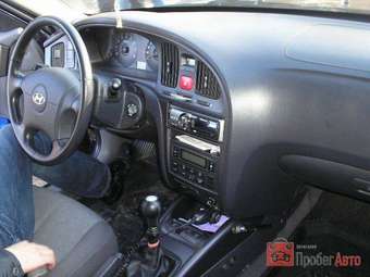 2005 Hyundai Elantra Pictures