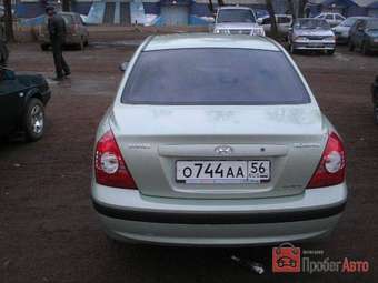 2005 Hyundai Elantra Photos