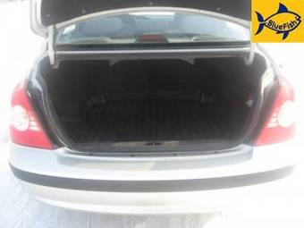 2005 Hyundai Elantra Photos