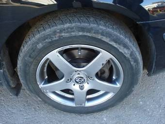 2005 Hyundai Elantra Photos