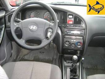 2005 Hyundai Elantra Pictures