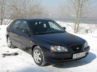2005 Hyundai Elantra Photos