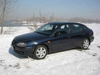 2005 Hyundai Elantra Photos