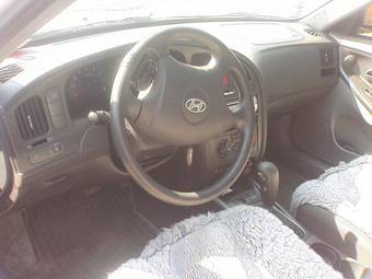 2005 Hyundai Elantra Photos
