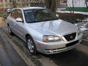 2005 Hyundai Elantra Photos