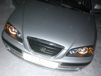 2005 Hyundai Elantra Photos