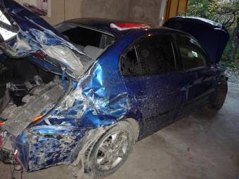 2005 Hyundai Elantra Photos