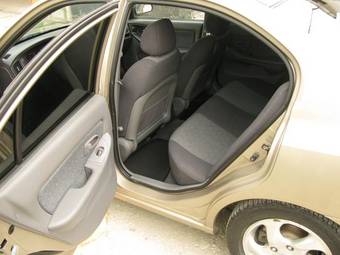 2005 Hyundai Elantra Pictures