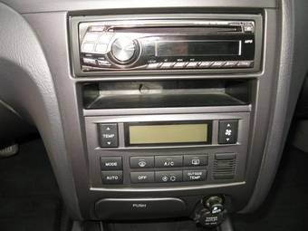 2005 Hyundai Elantra Pictures