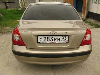 2005 Hyundai Elantra Photos