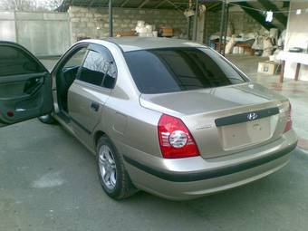 2005 Hyundai Elantra Photos