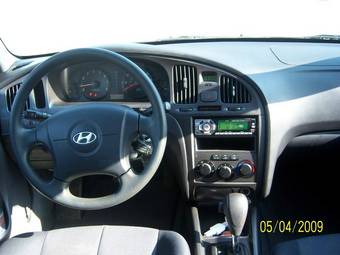 2005 Hyundai Elantra Pictures