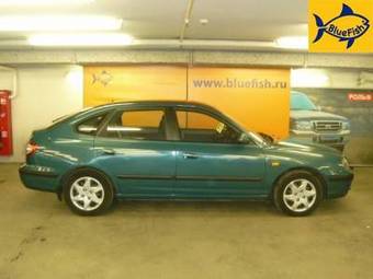 2005 Hyundai Elantra Photos