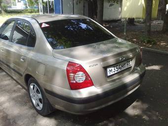 2005 Hyundai Elantra Photos
