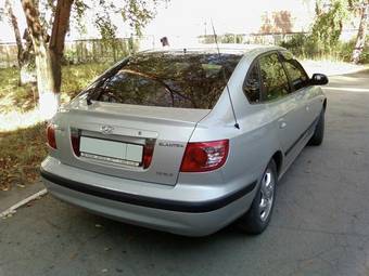 2005 Hyundai Elantra Photos