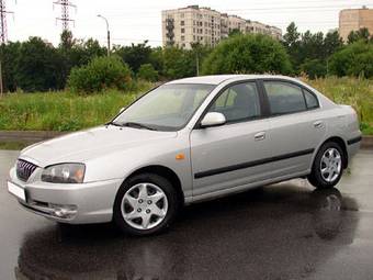 2005 Hyundai Elantra Photos