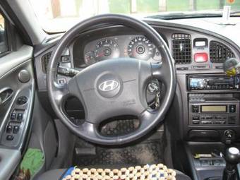 2005 Hyundai Elantra Pictures