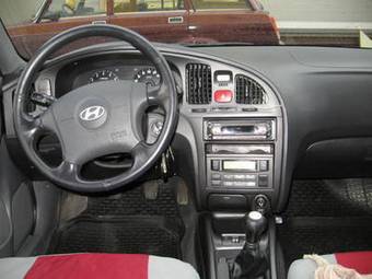 2005 Hyundai Elantra Pics