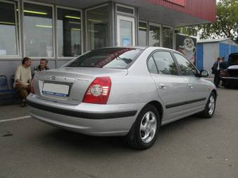 2005 Hyundai Elantra Photos