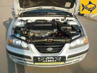 2005 Hyundai Elantra Photos