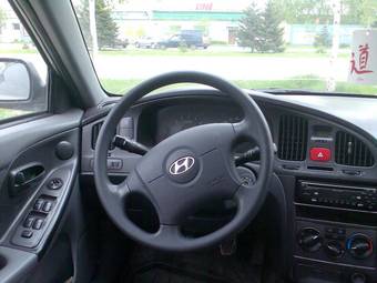 2006 Hyundai Elantra Photos