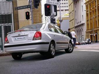 2009 Hyundai Elantra Pictures