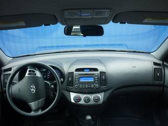 2010 Hyundai Elantra Pictures