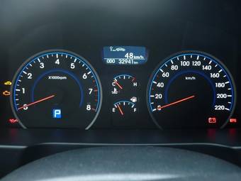 2010 Hyundai Elantra Photos