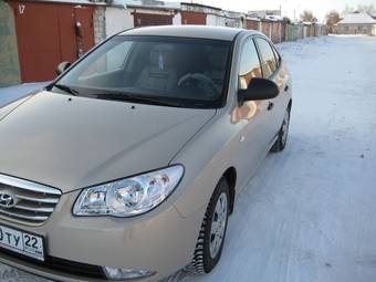 2010 Hyundai Elantra Pictures