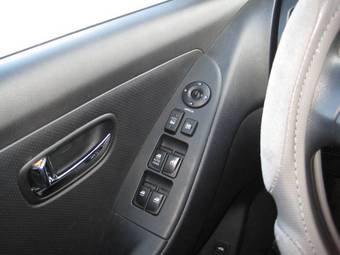 2010 Hyundai Elantra Photos
